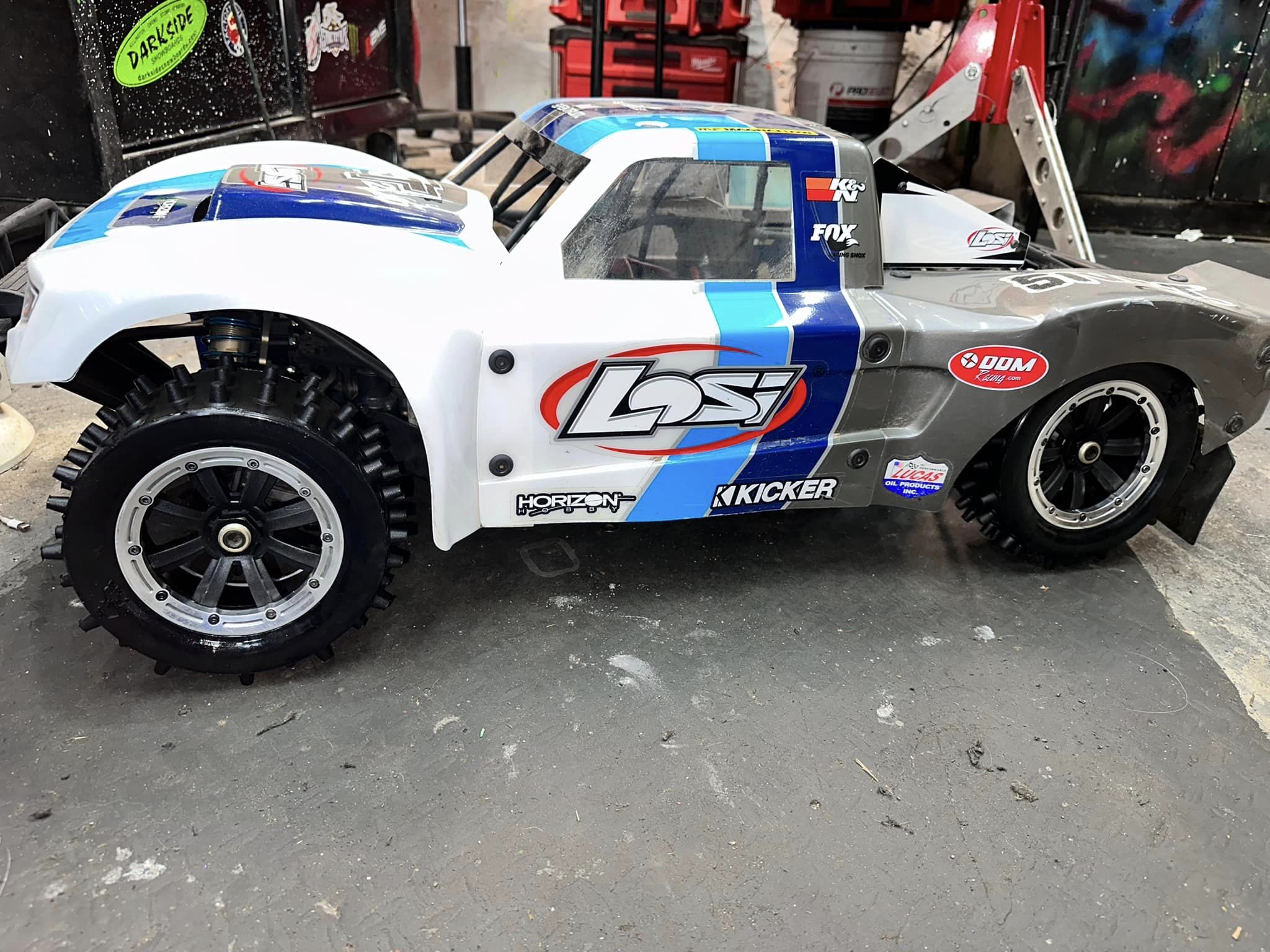 Akill AKILL RACING | Pro RC Engines, MadDog Super Spike & Carbon Fiber